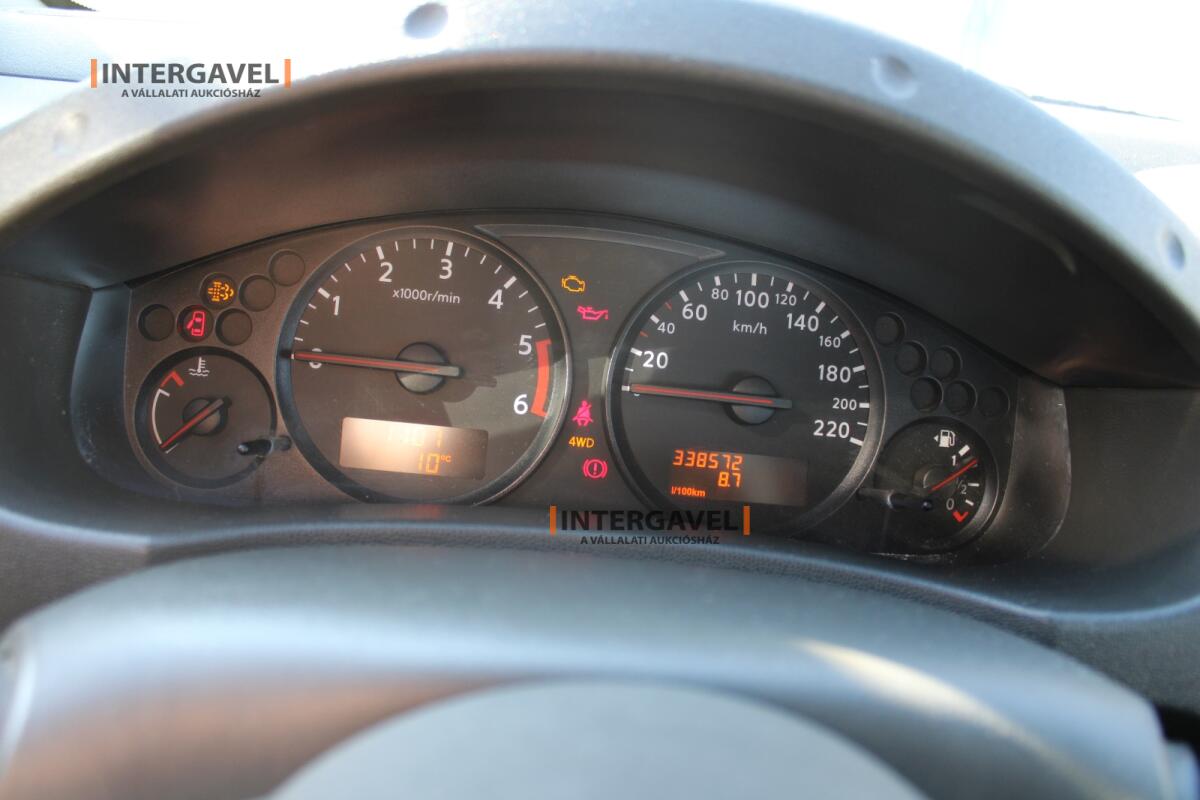 Terepjáró - Nissan 31