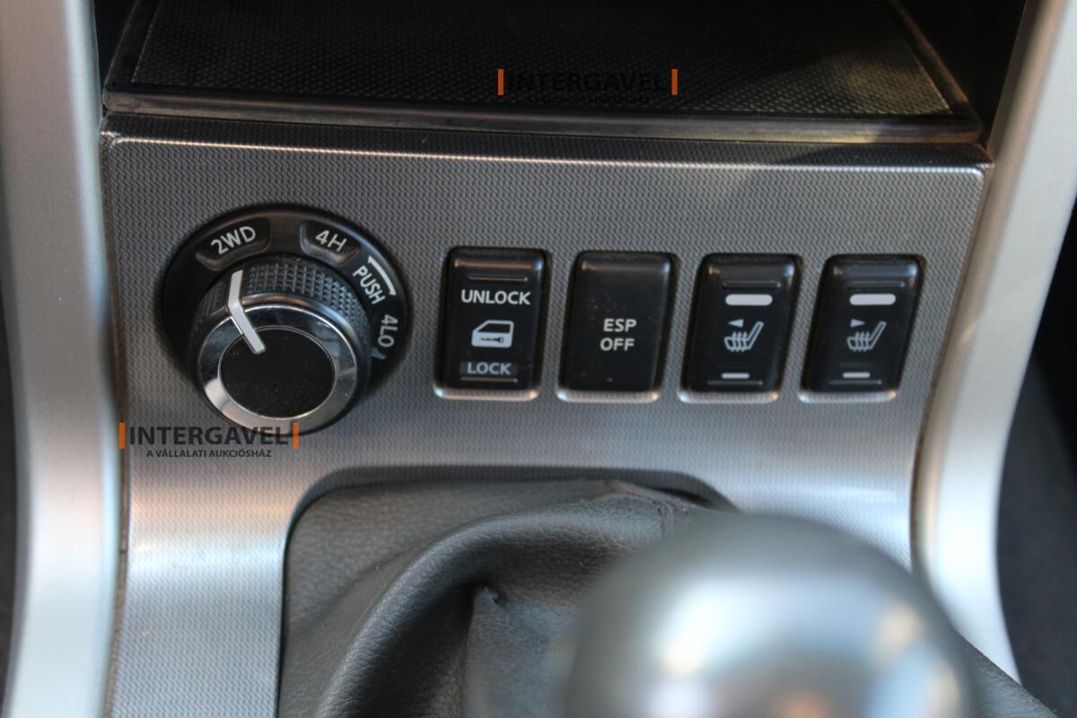 Terepjáró - Nissan 34