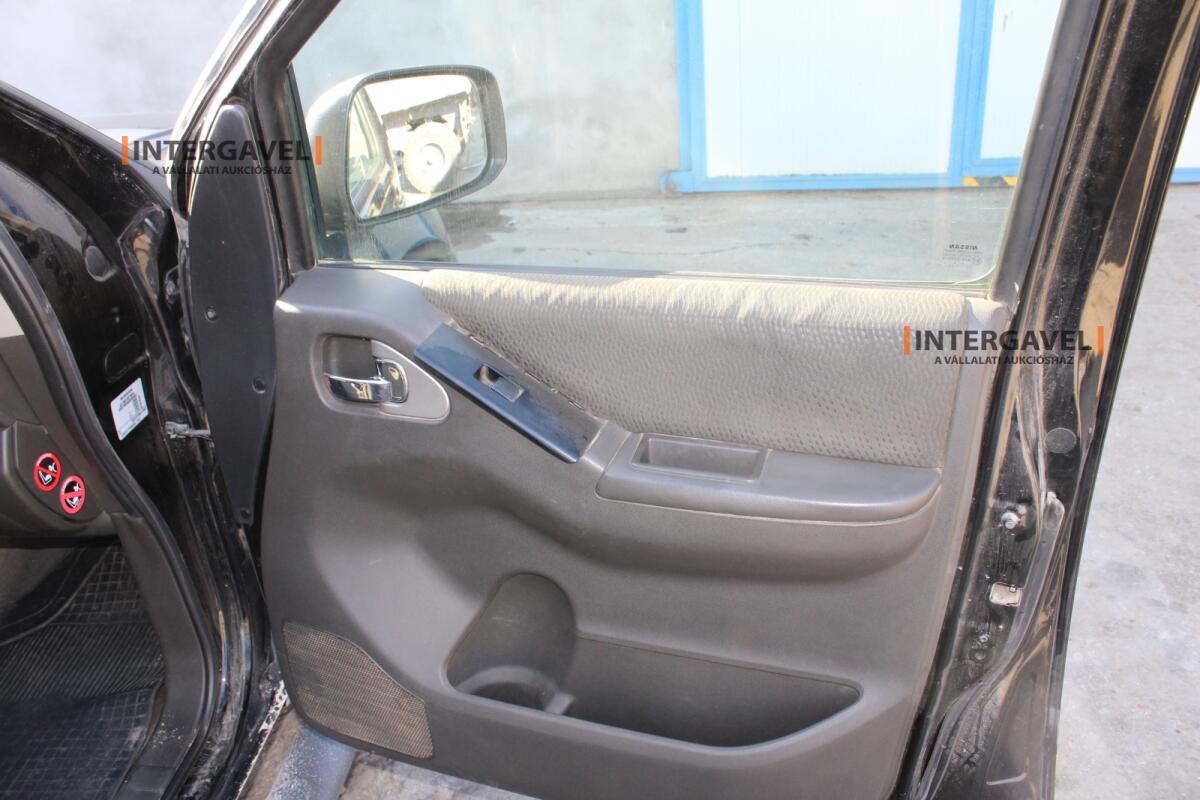 Terepjáró - Nissan 42