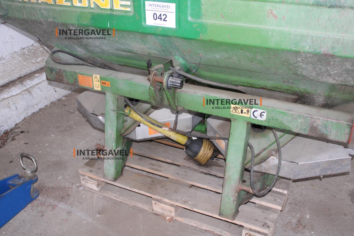 Fertilizer Spreader - Amazone 4