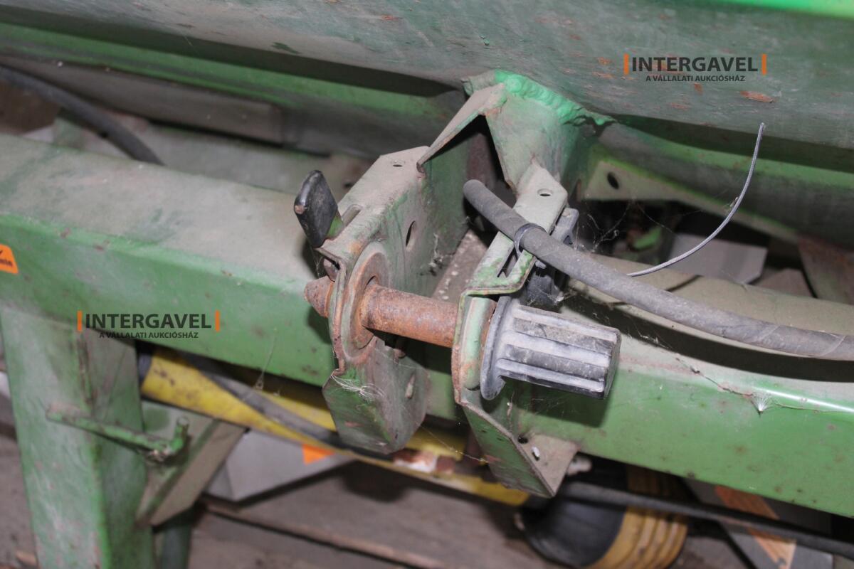 Fertilizer Spreader - Amazone 5