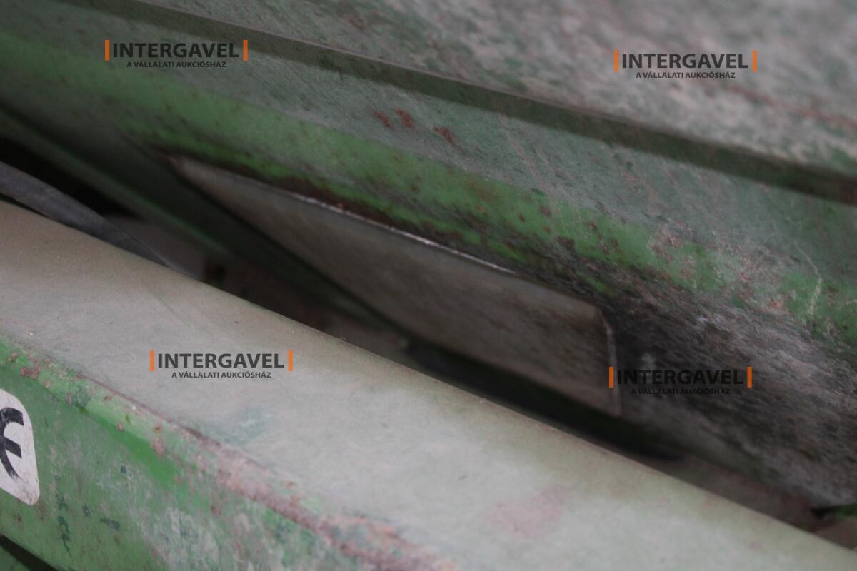 Fertilizer Spreader - Amazone 7