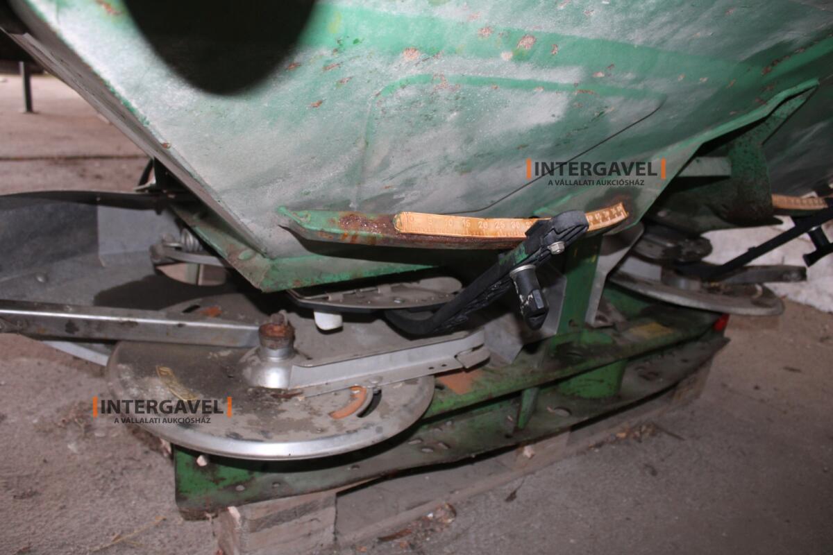 Fertilizer Spreader - Amazone 10