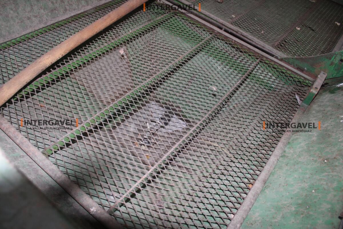 Fertilizer Spreader - Amazone 12