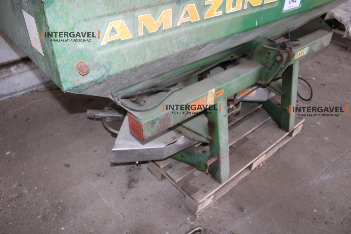 Fertilizer Spreader - Amazone 13
