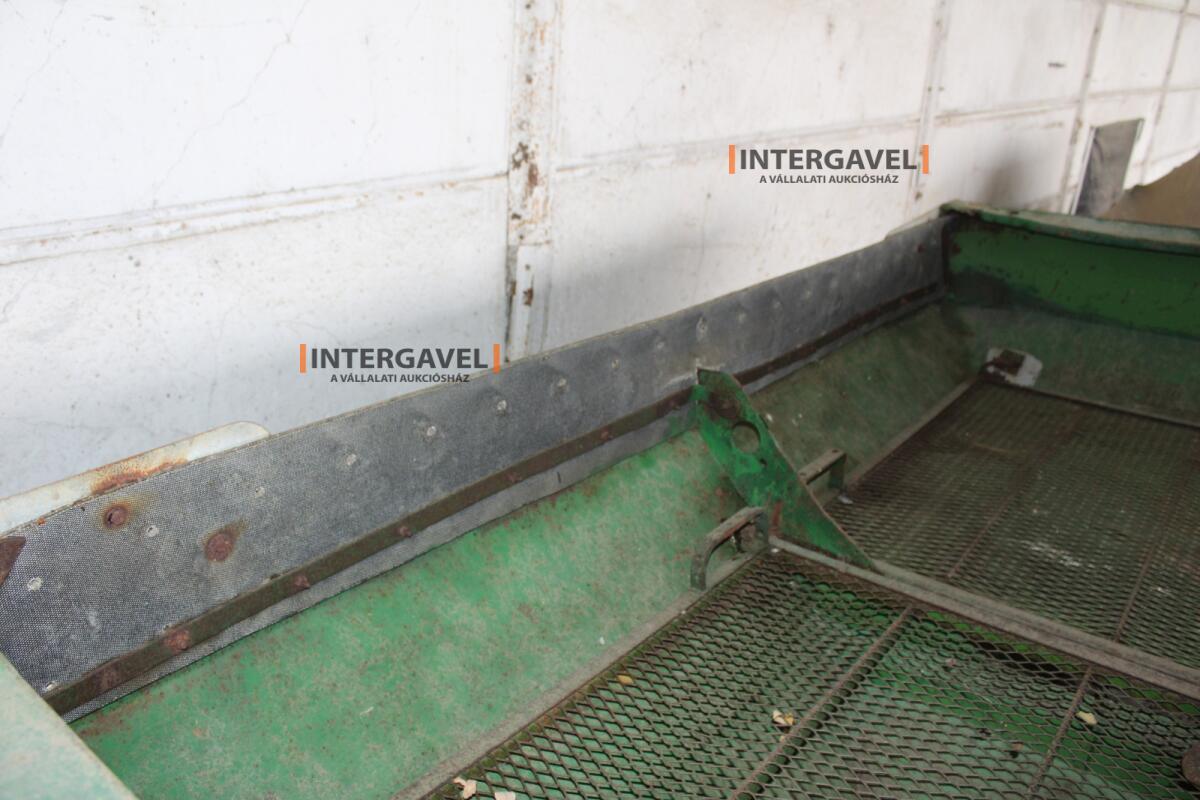 Fertilizer Spreader - Amazone 16