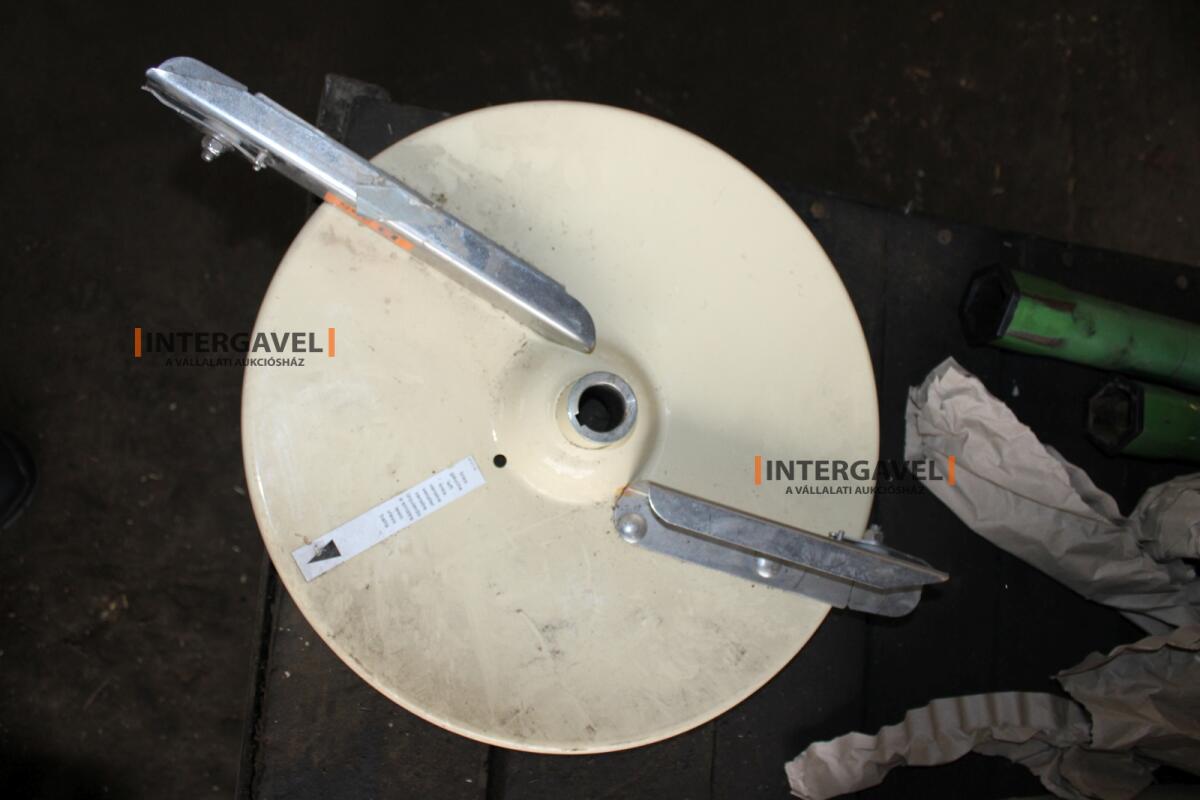 Fertilizer Spreader - Amazone 17