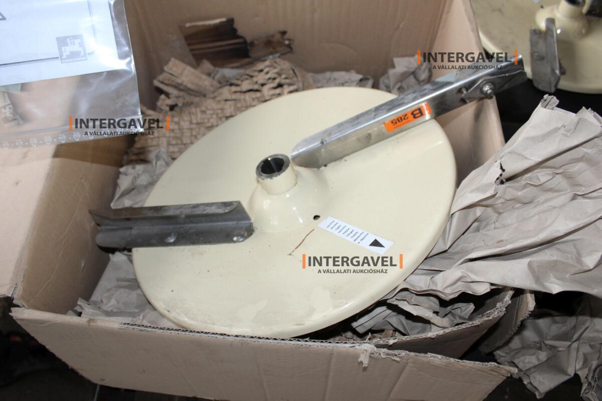 Fertilizer Spreader - Amazone 19