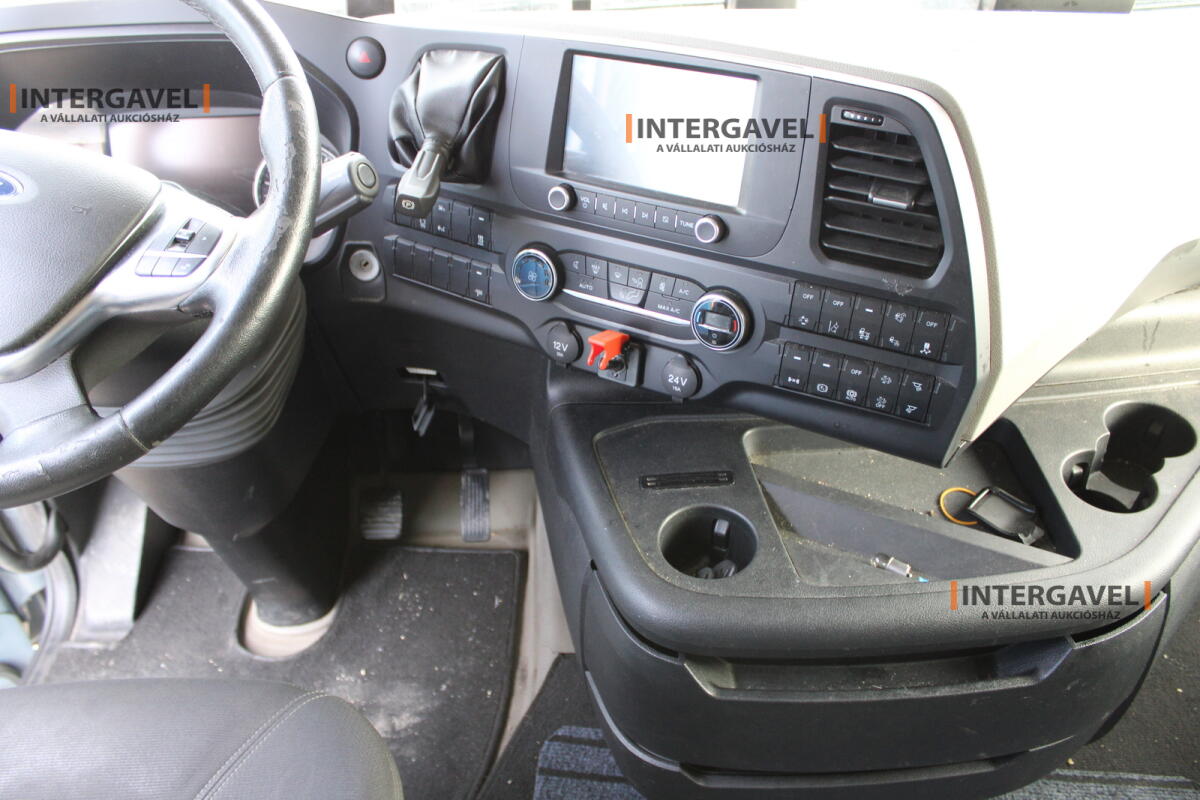 Ford F-Max nyergesvontató 20