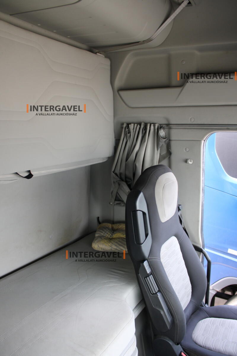 Ford F-Max nyergesvontató 25