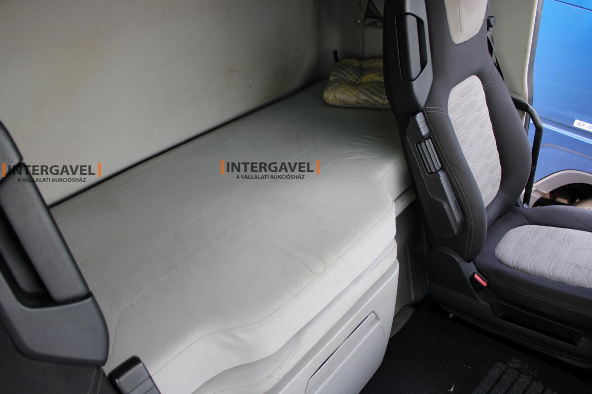 Ford F-Max nyergesvontató 30