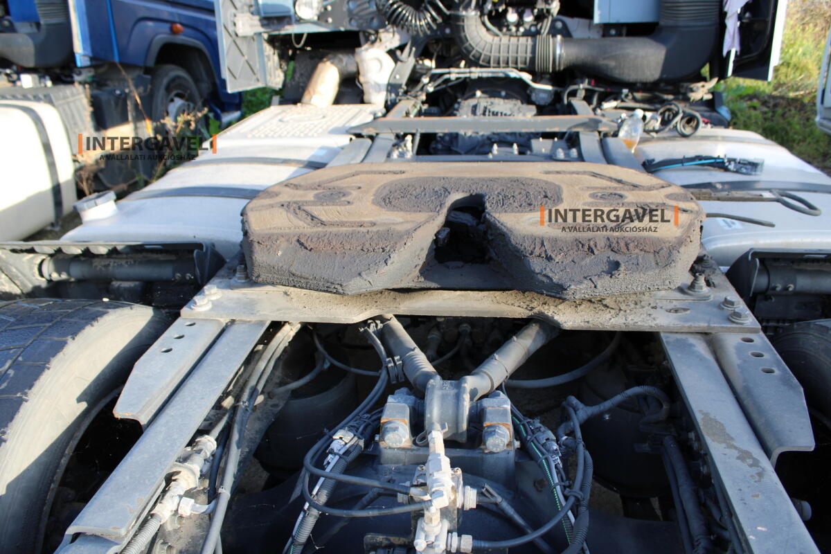 Ford F-Max nyergesvontató 17