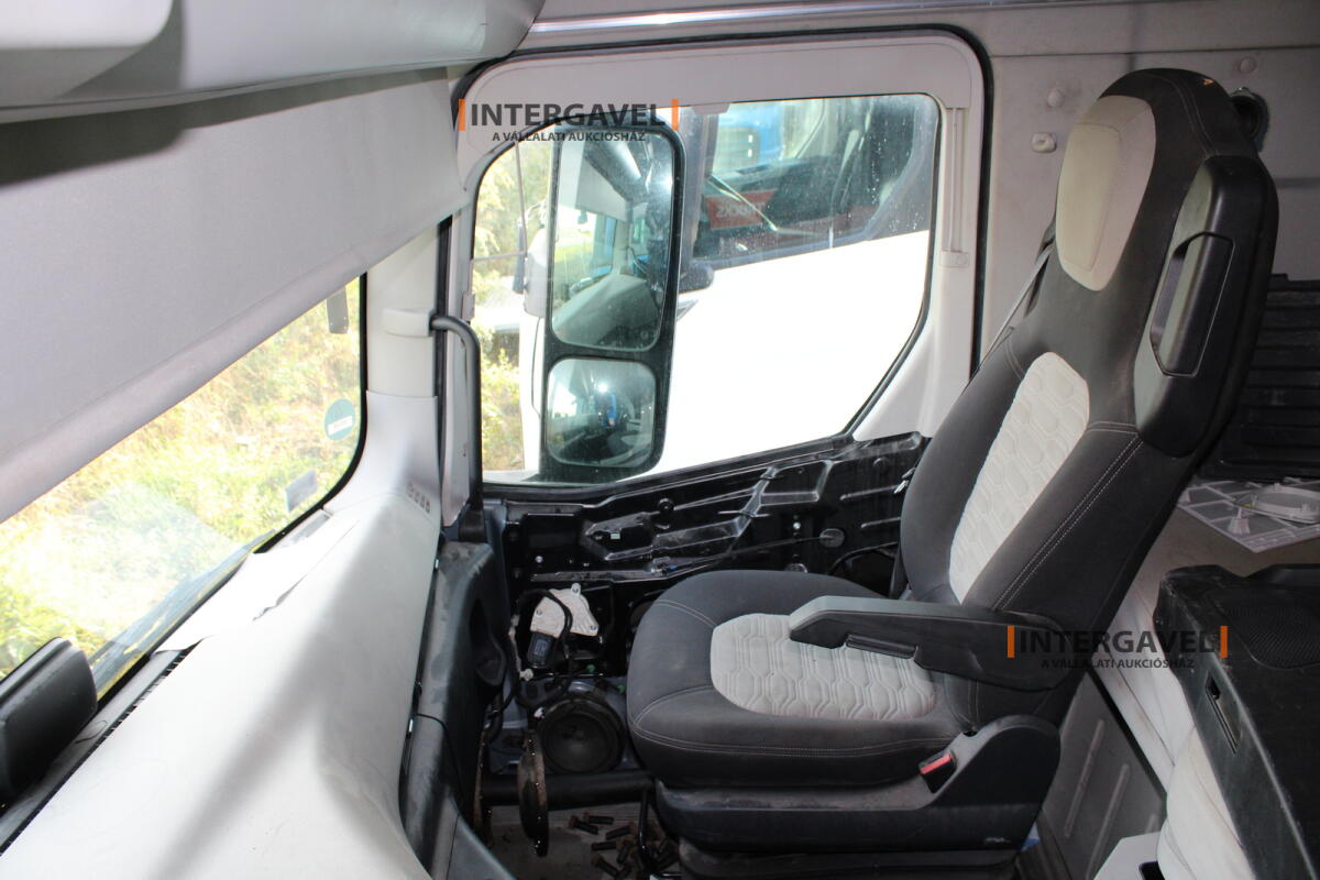 Ford F-Max nyergesvontató 27