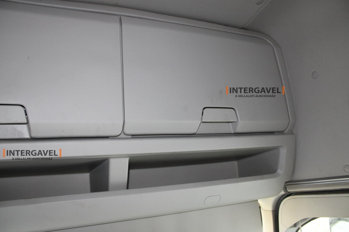 Ford F-Max nyergesvontató 30