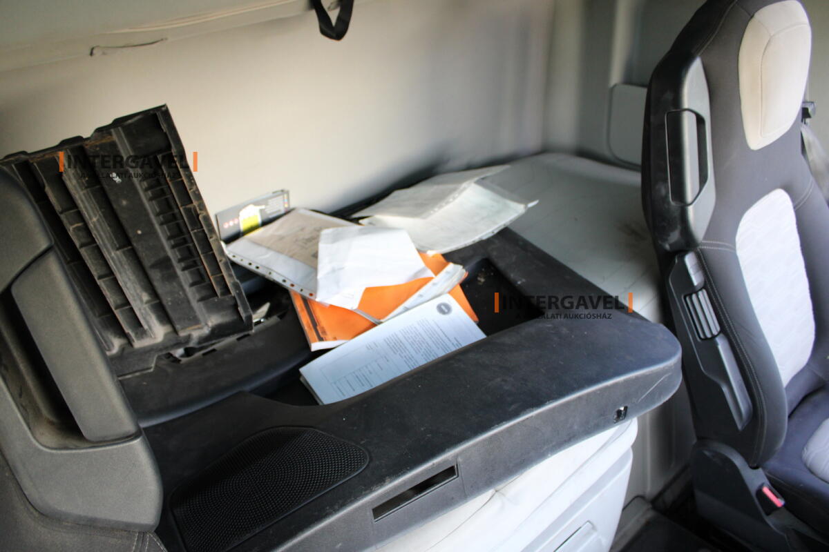 Ford F-Max nyergesvontató 38