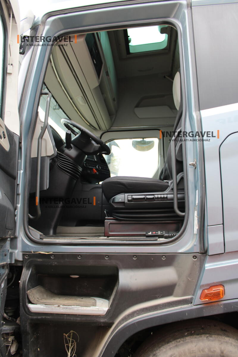 Ford F-Max nyergesvontató 13