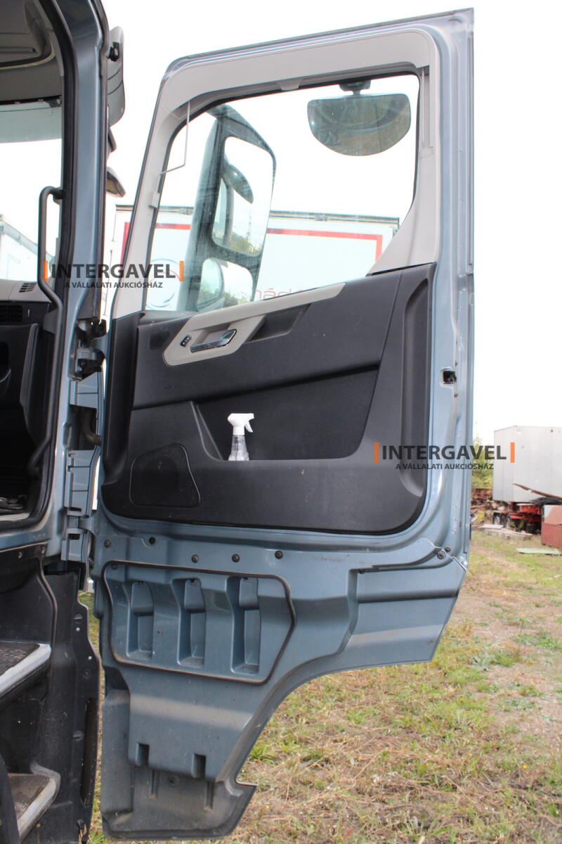 Ford F-Max nyergesvontató 16