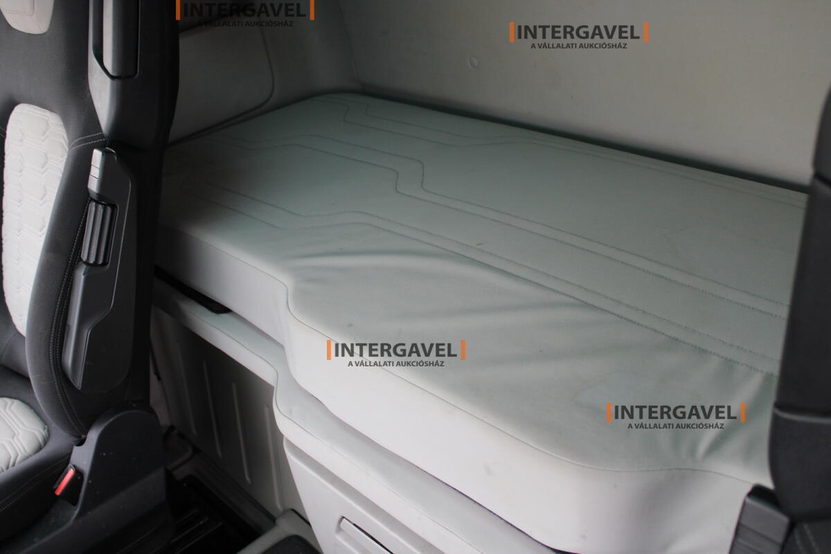 Ford F-Max nyergesvontató 18