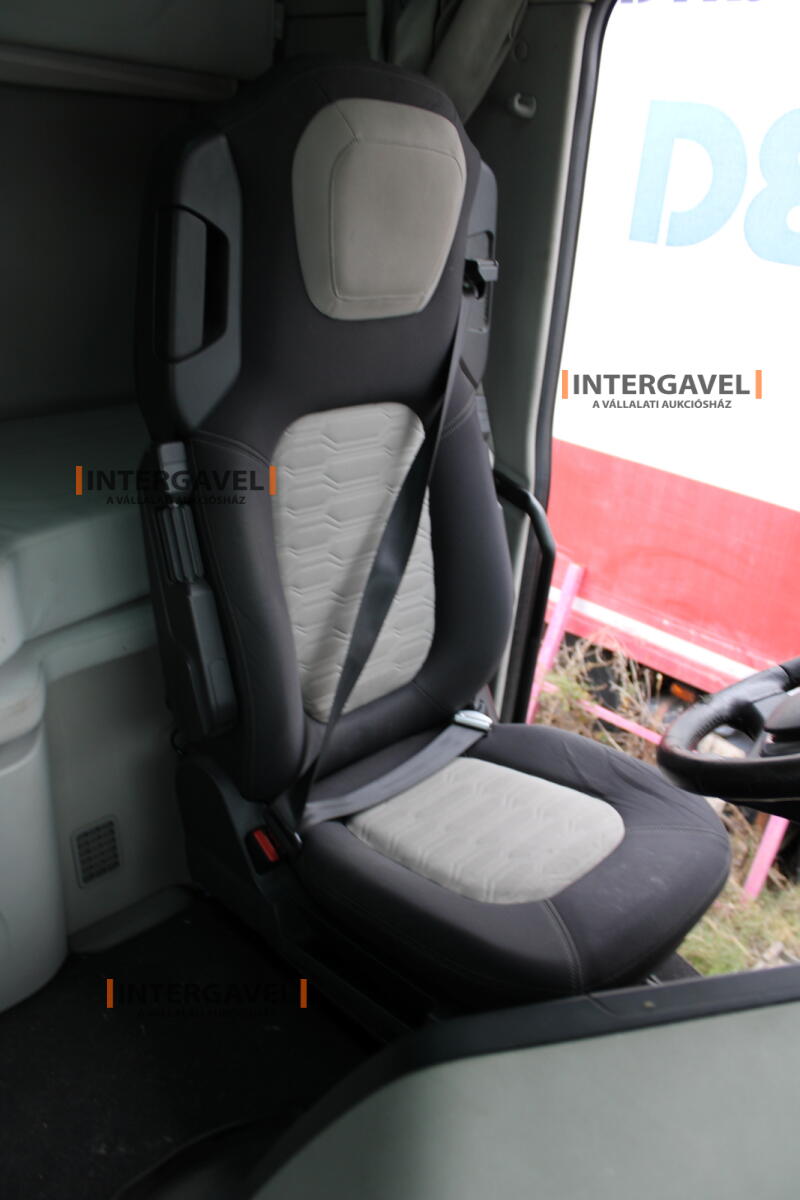 Ford F-Max nyergesvontató 23