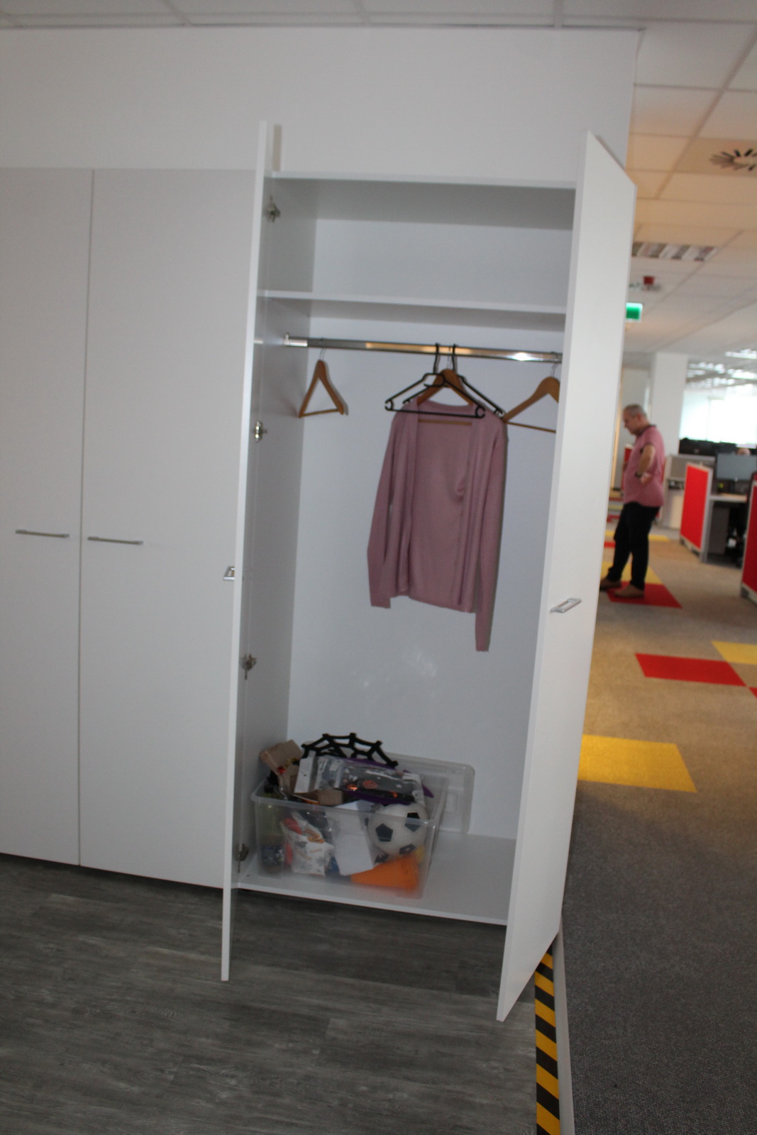 Gardrób szekrény 3