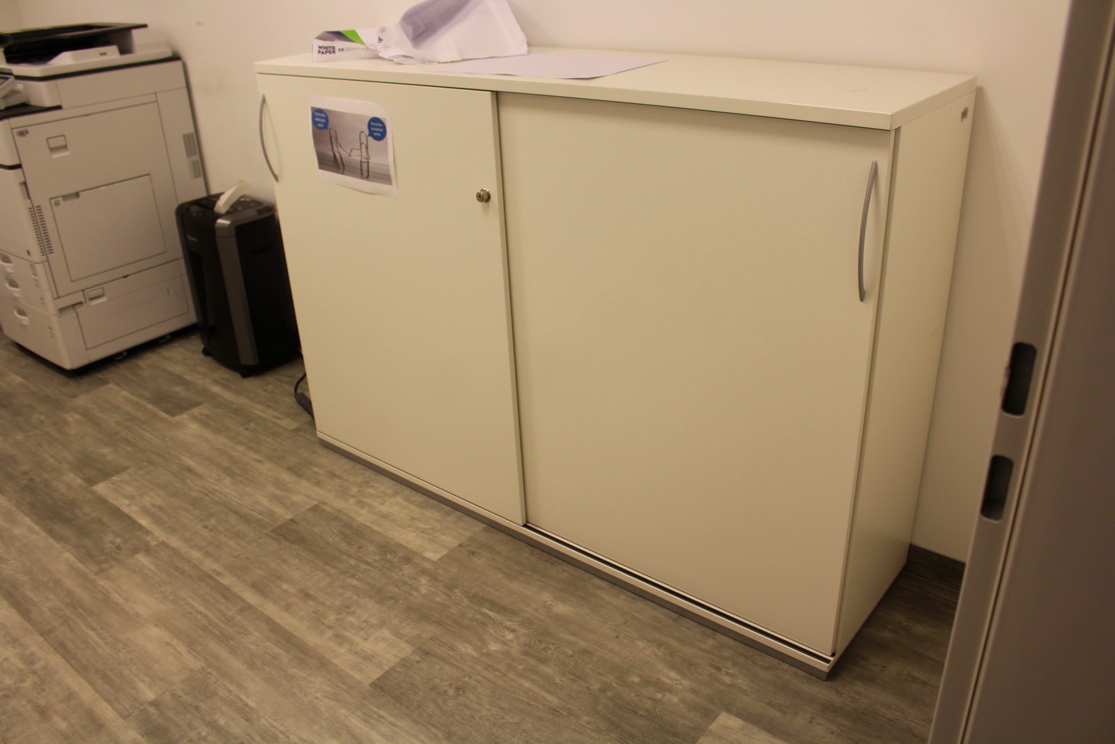 Polcos szekrény (fehér) 2