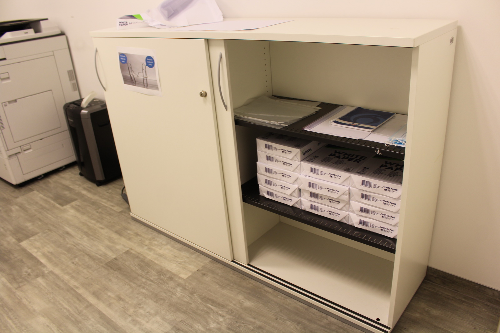 Polcos szekrény (fehér) 3