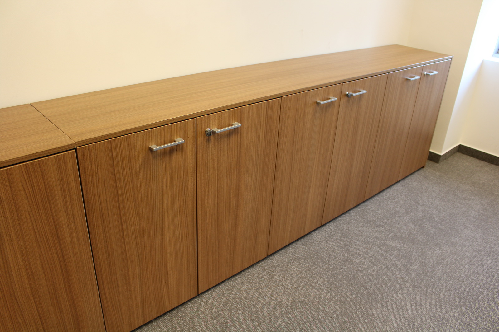 Polcos szekrény (barna) 5