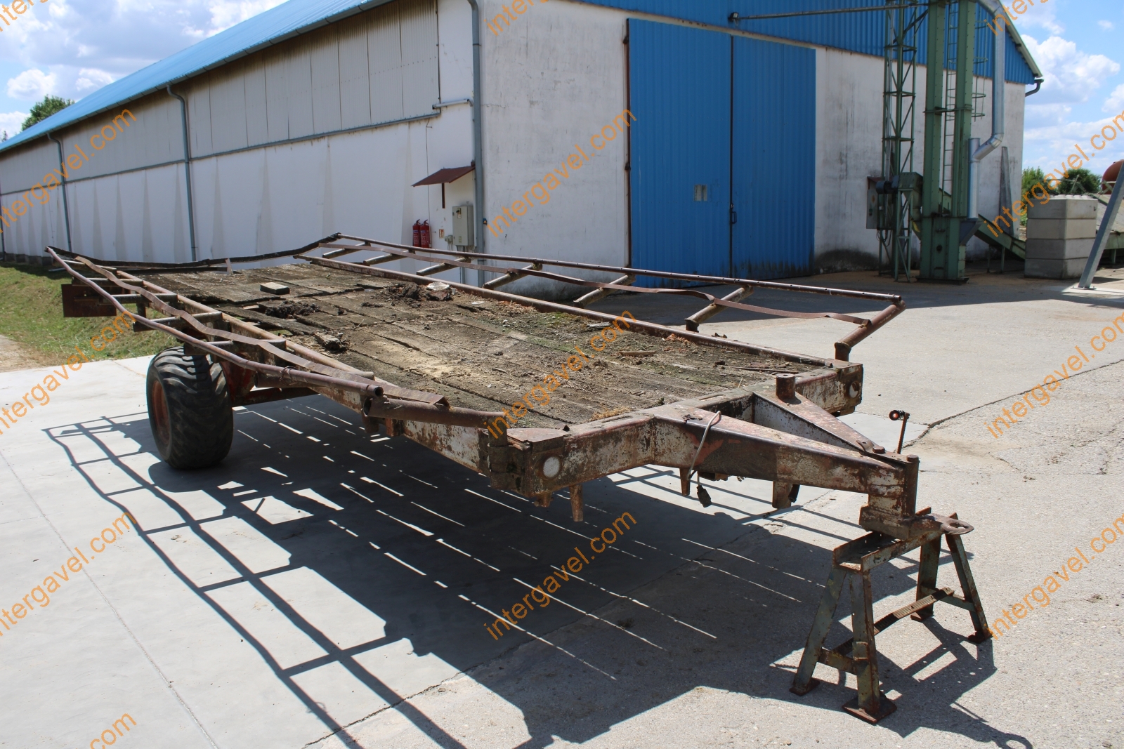 Bálaszállító pótkocsi 4