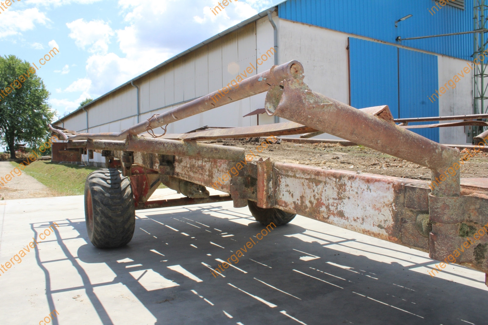 Bálaszállító pótkocsi 8