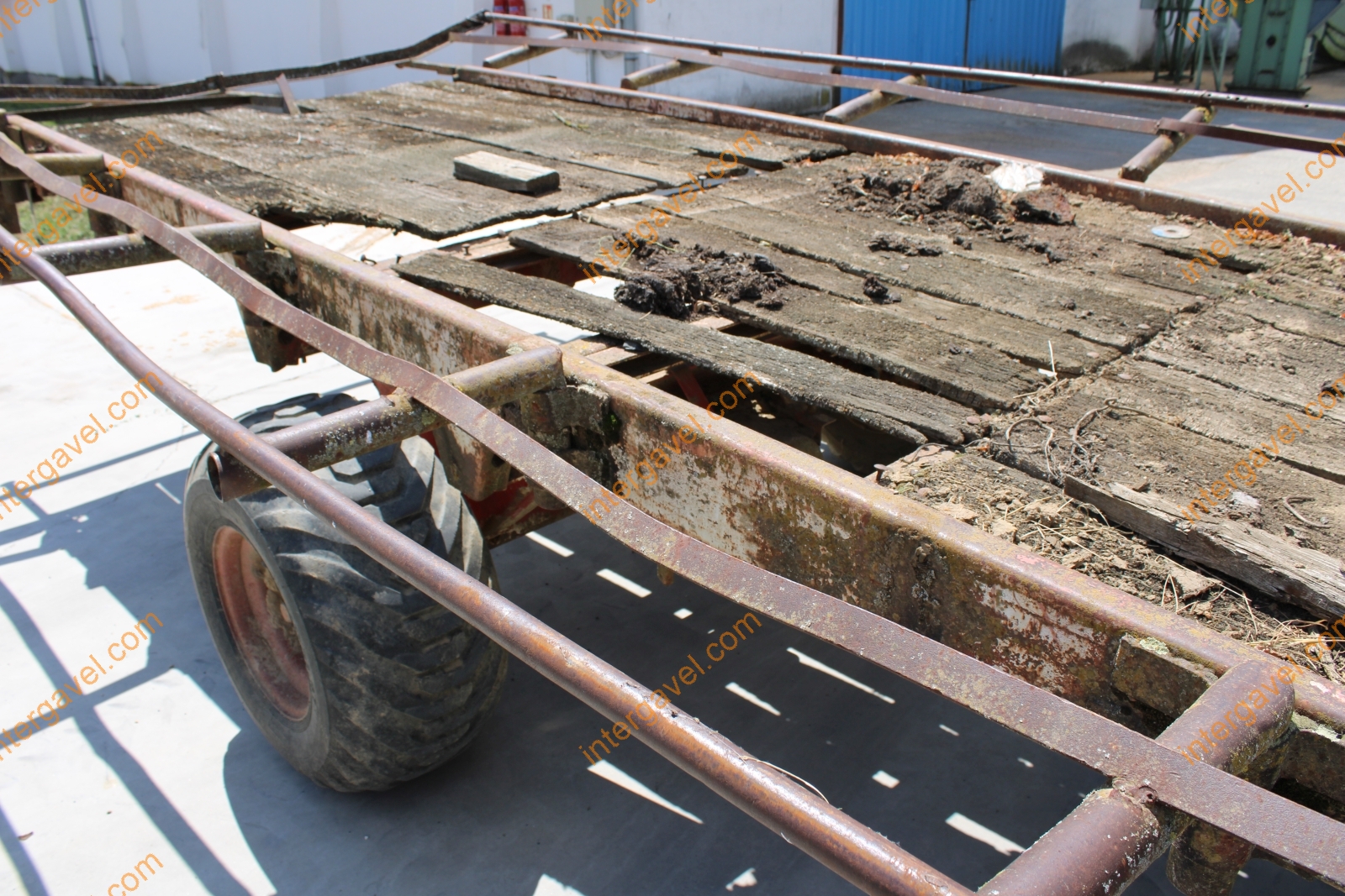 Bálaszállító pótkocsi 9