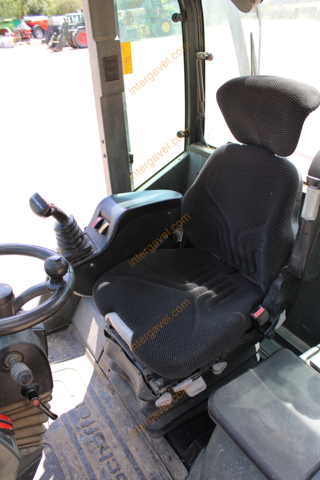 Kerekes rakodógép - Schäffer 33