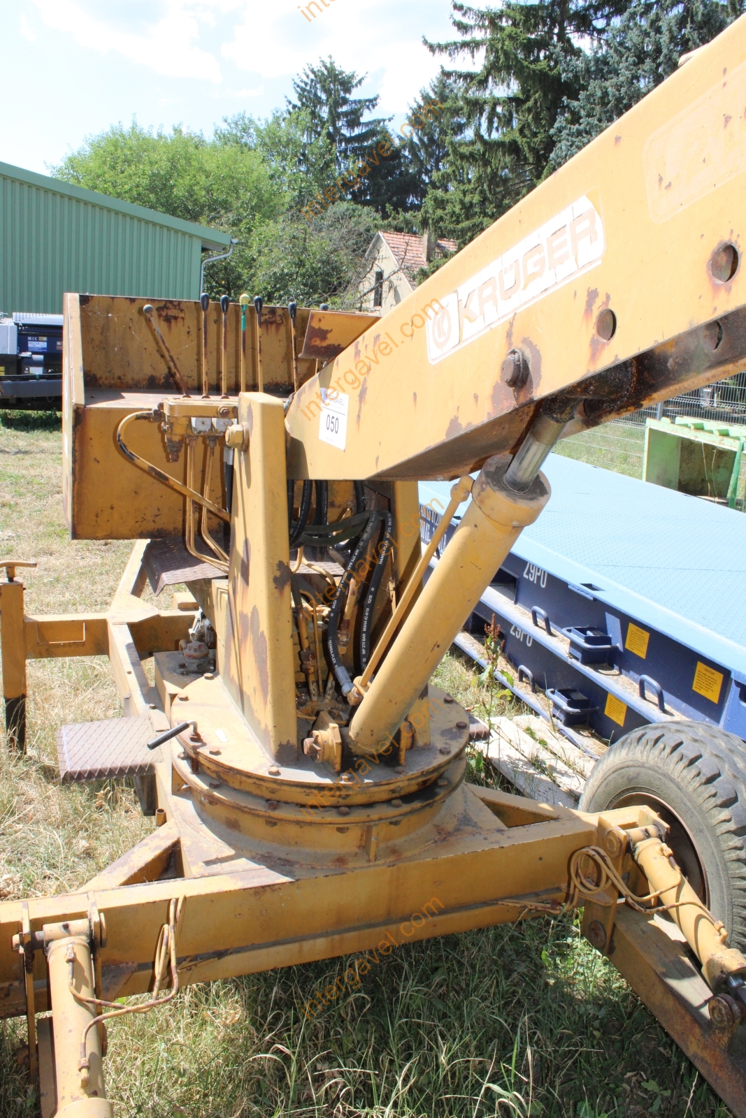 Vontatott rakodó 11