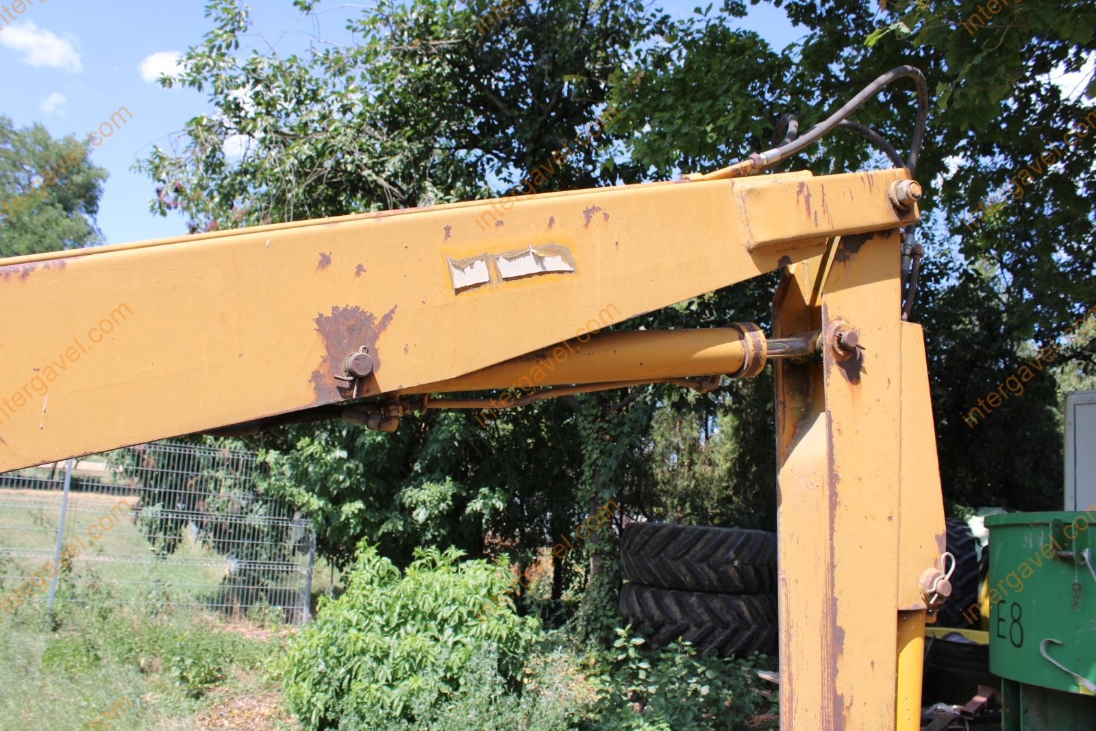 Vontatott rakodó 12