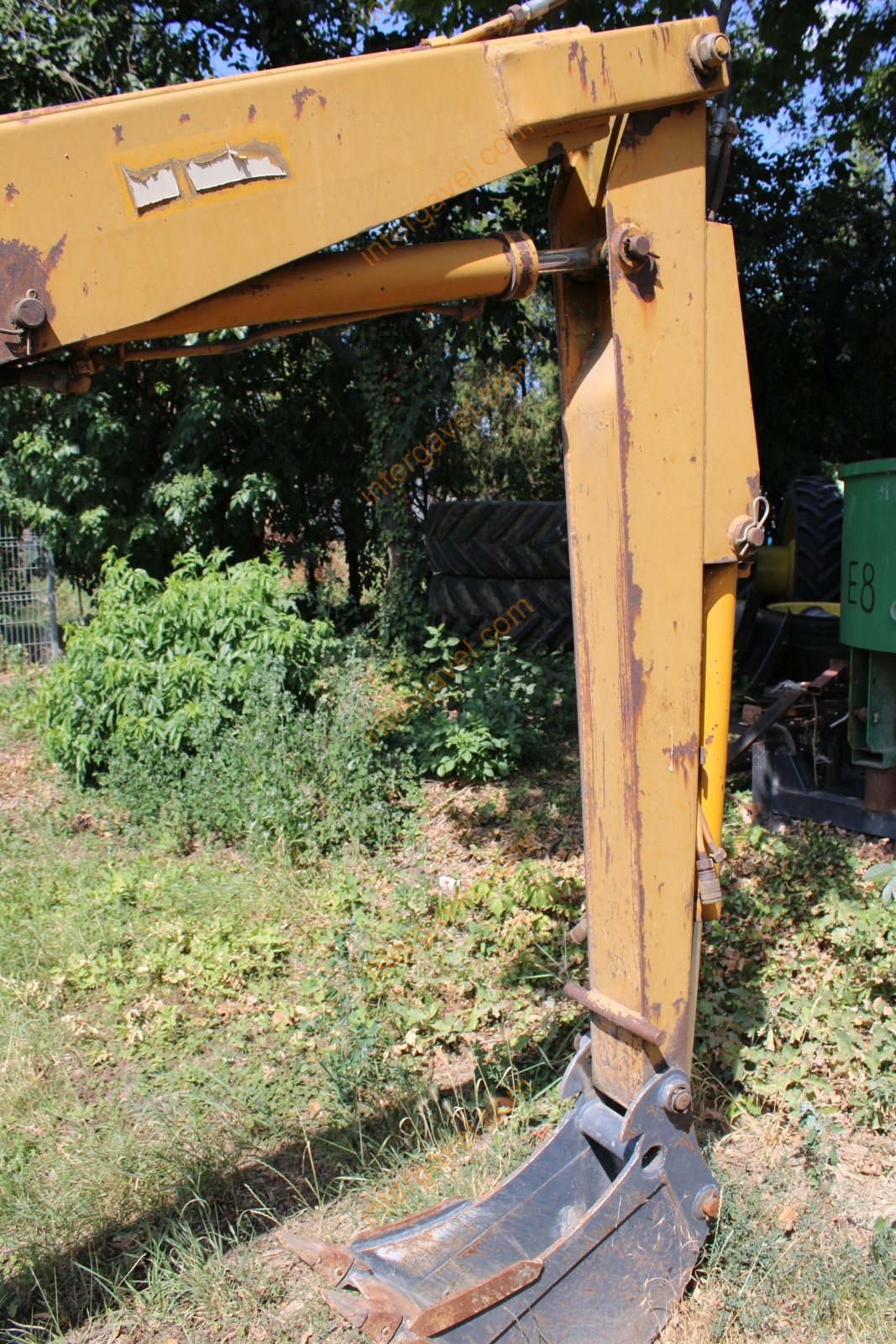 Vontatott rakodó 13