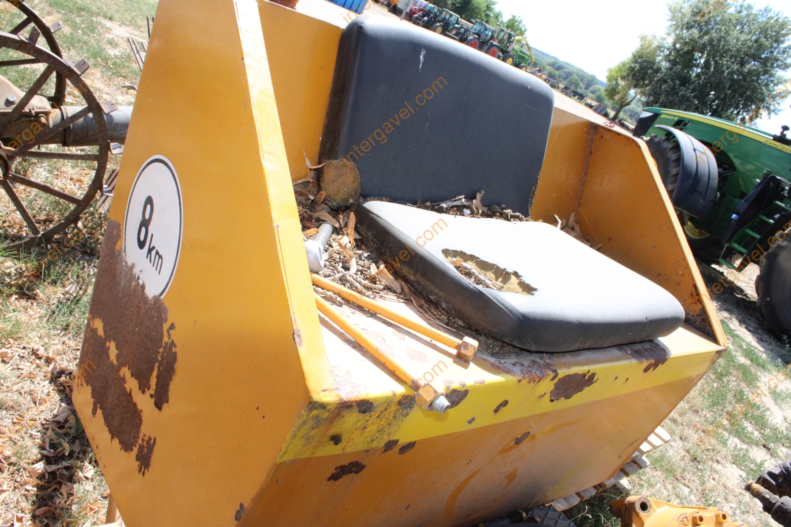 Vontatott rakodó 10