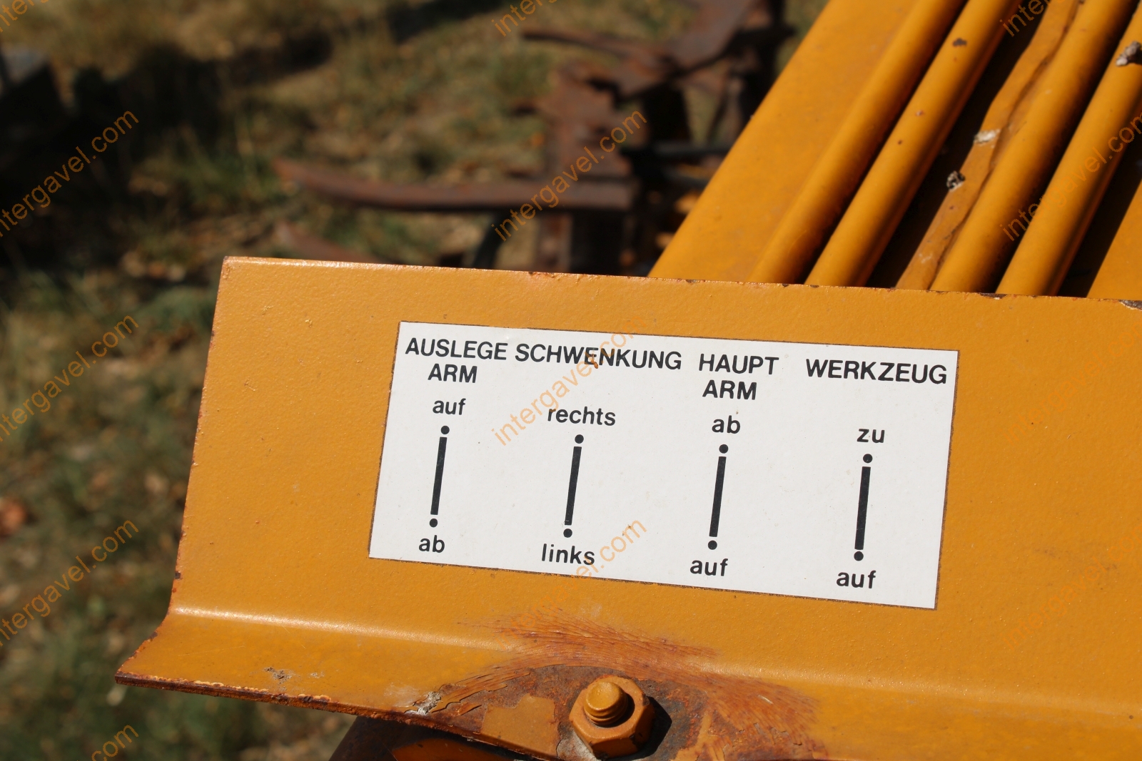 Vontatott rakodó 12