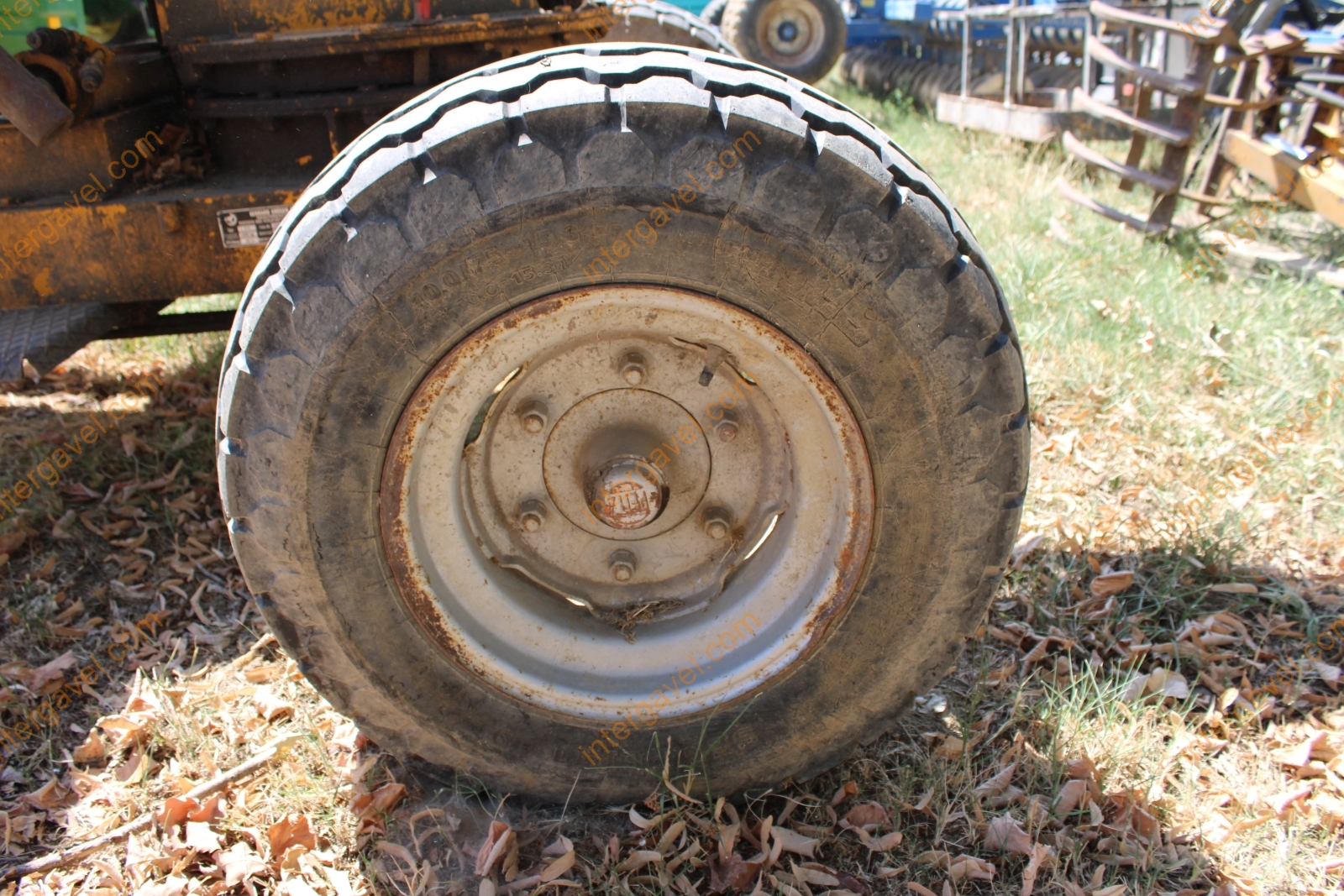 Vontatott rakodó 13