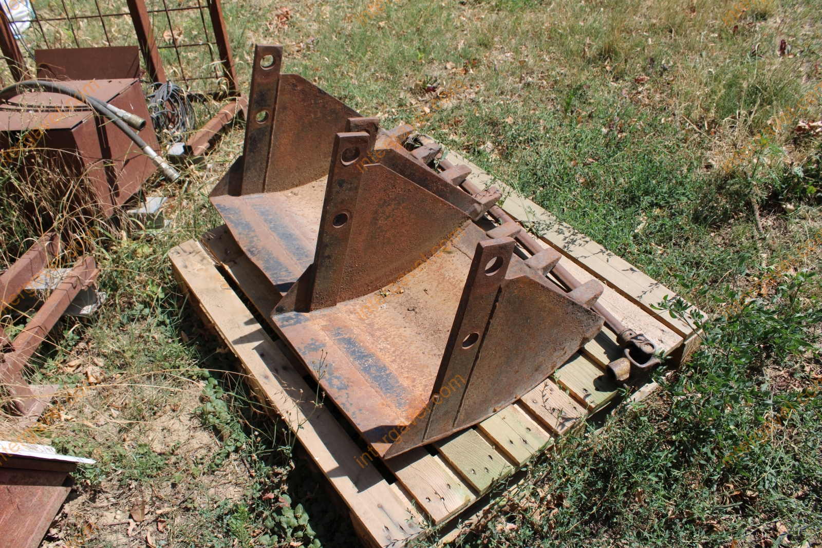 Vontatott rakodó 25