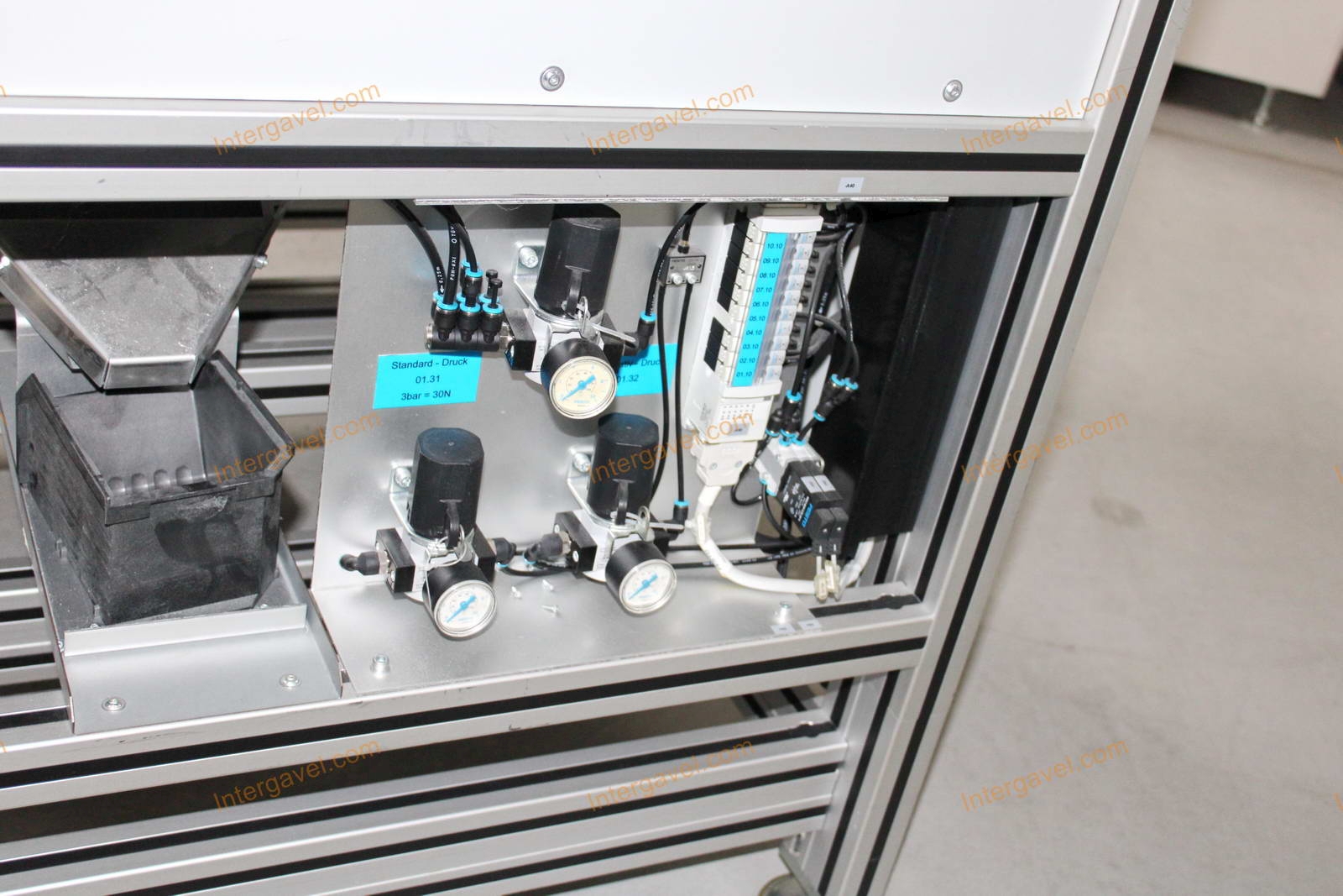 Bontott szerelő célgép 23