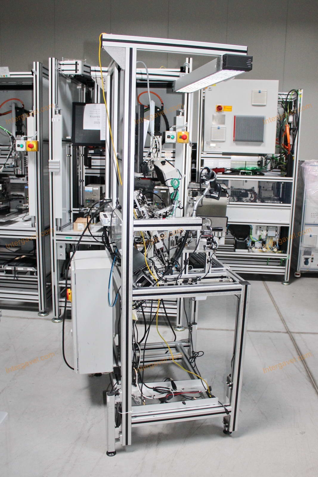 Bontott szerelő munkahely 3