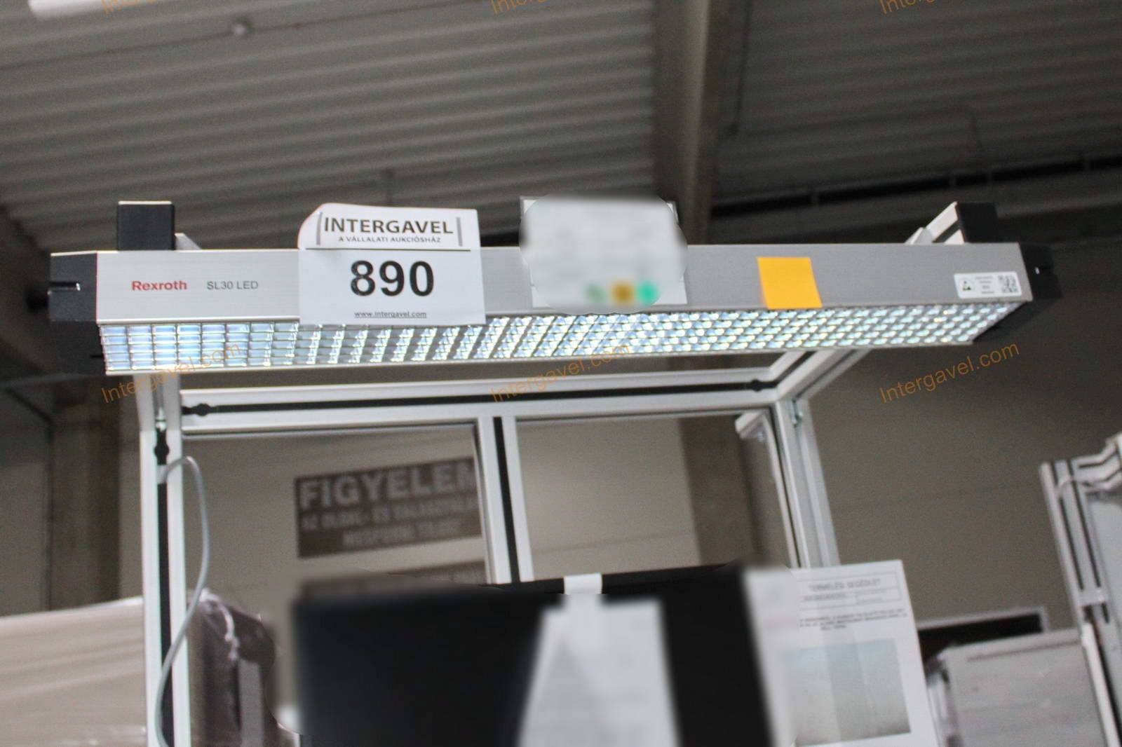 Bontott szerelő munkahely 12