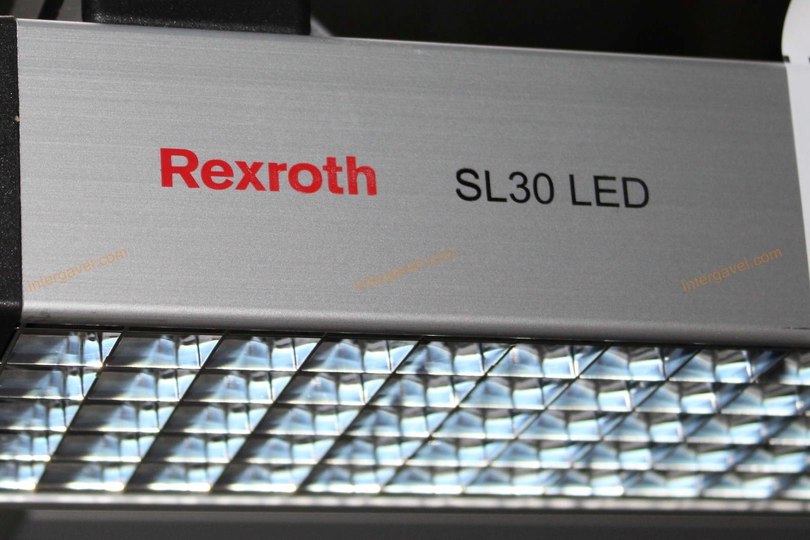 Bontott szerelő munkahely 13