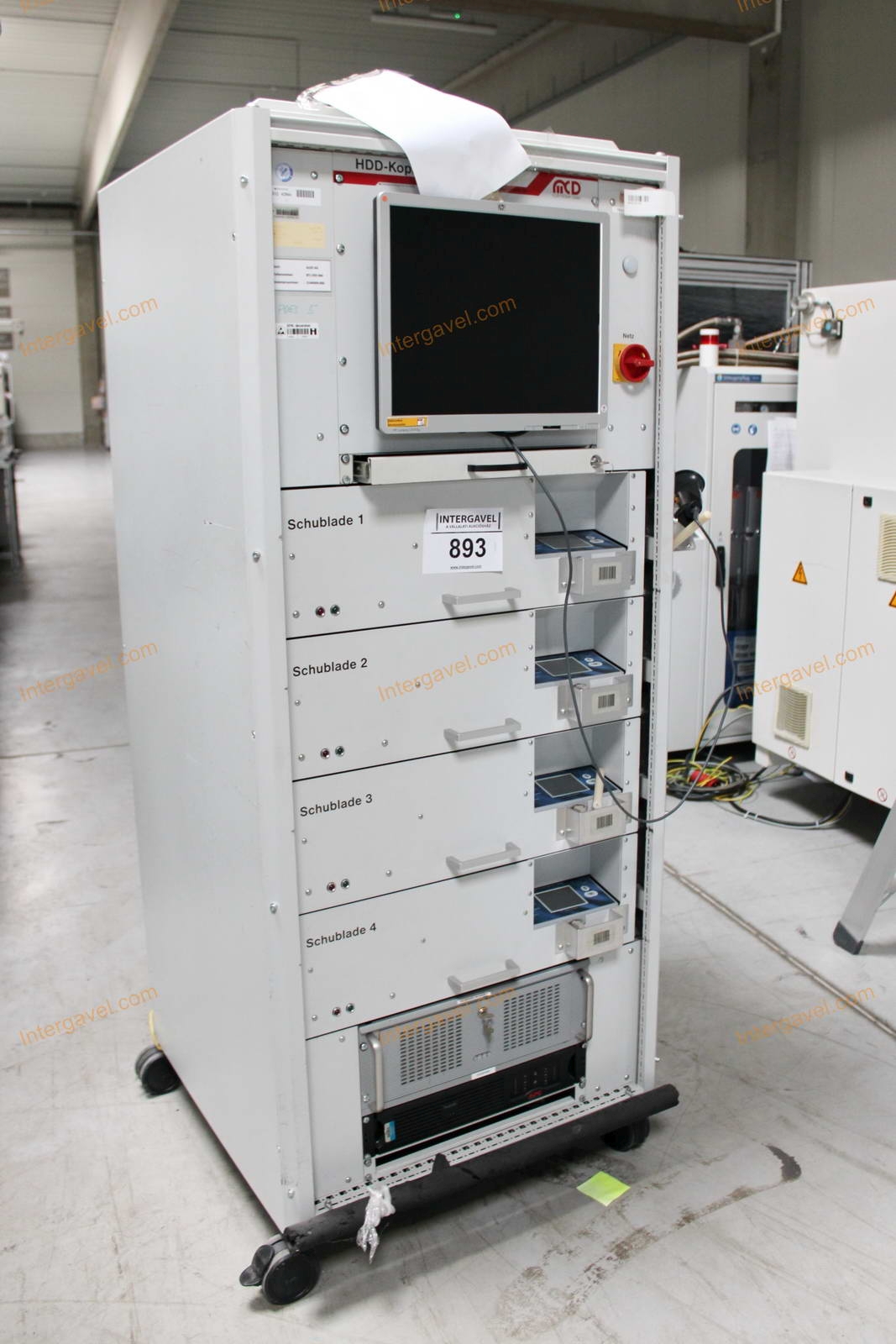 Bontott teszt szekrény