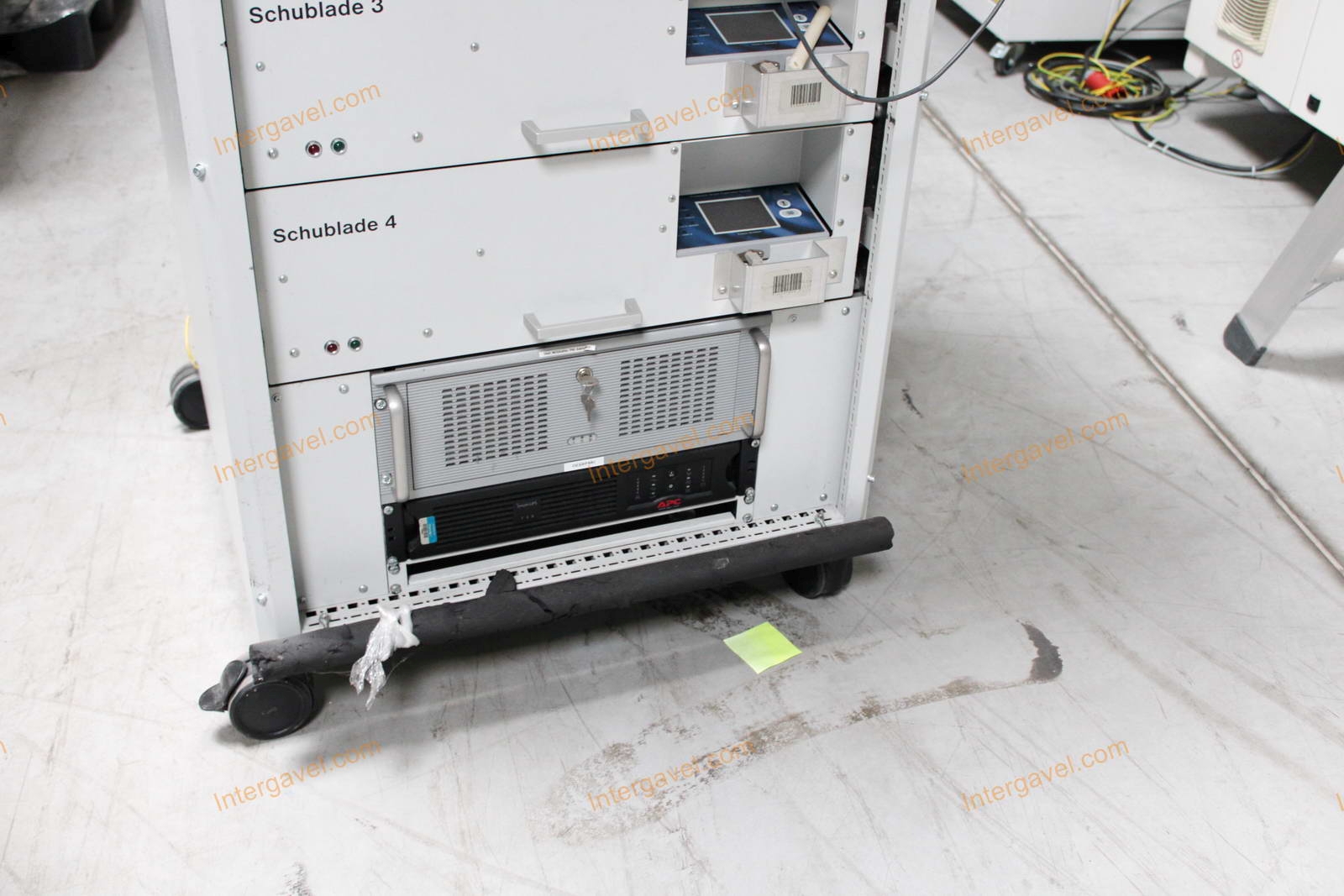 Bontott teszt szekrény 3