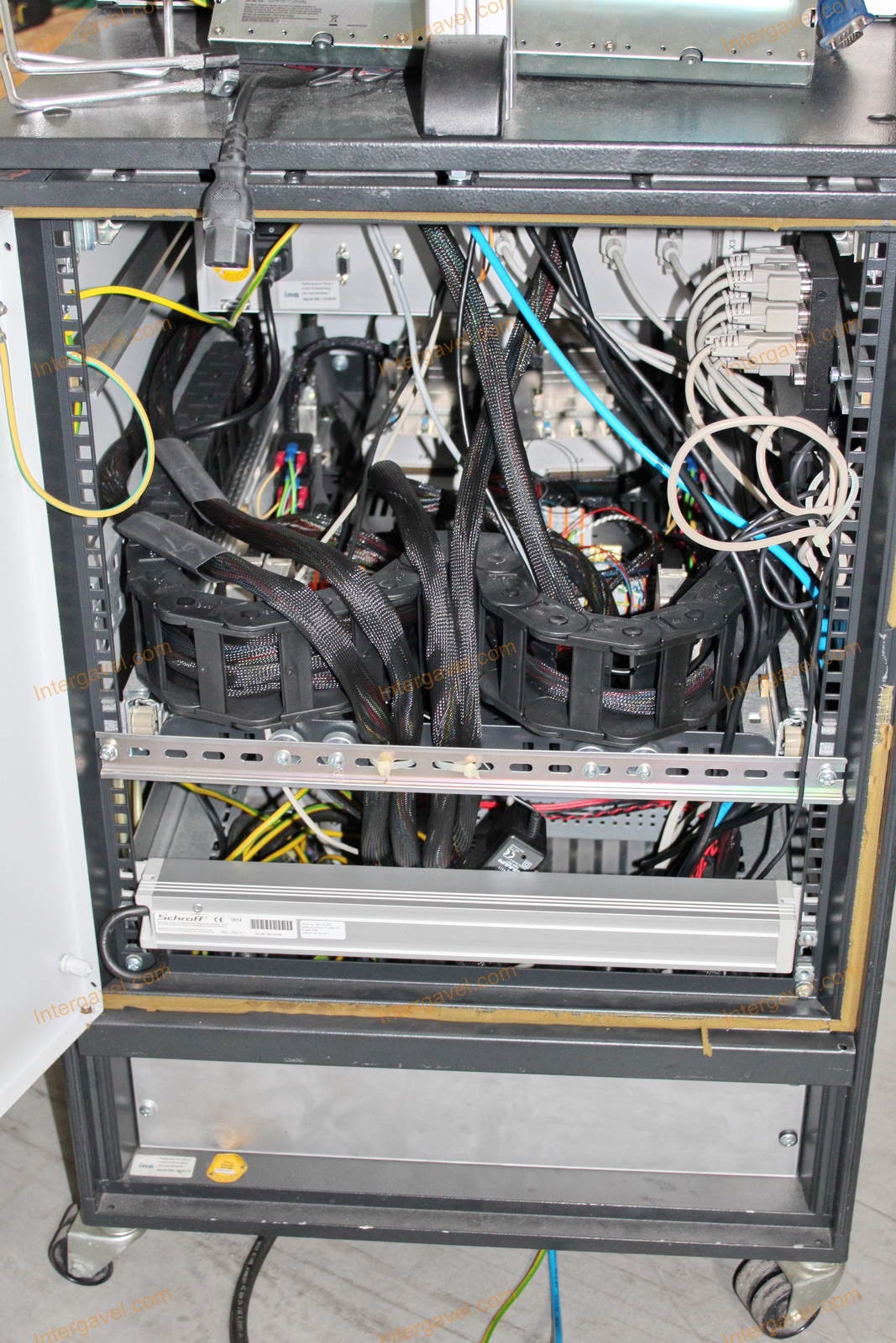 Bontott teszt szekrény 12