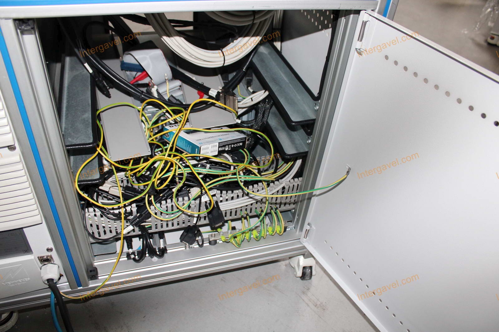 Bontott teszt szekrény 17