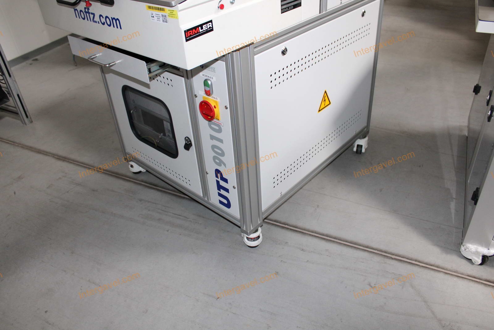 Bontott teszt szekrény 10