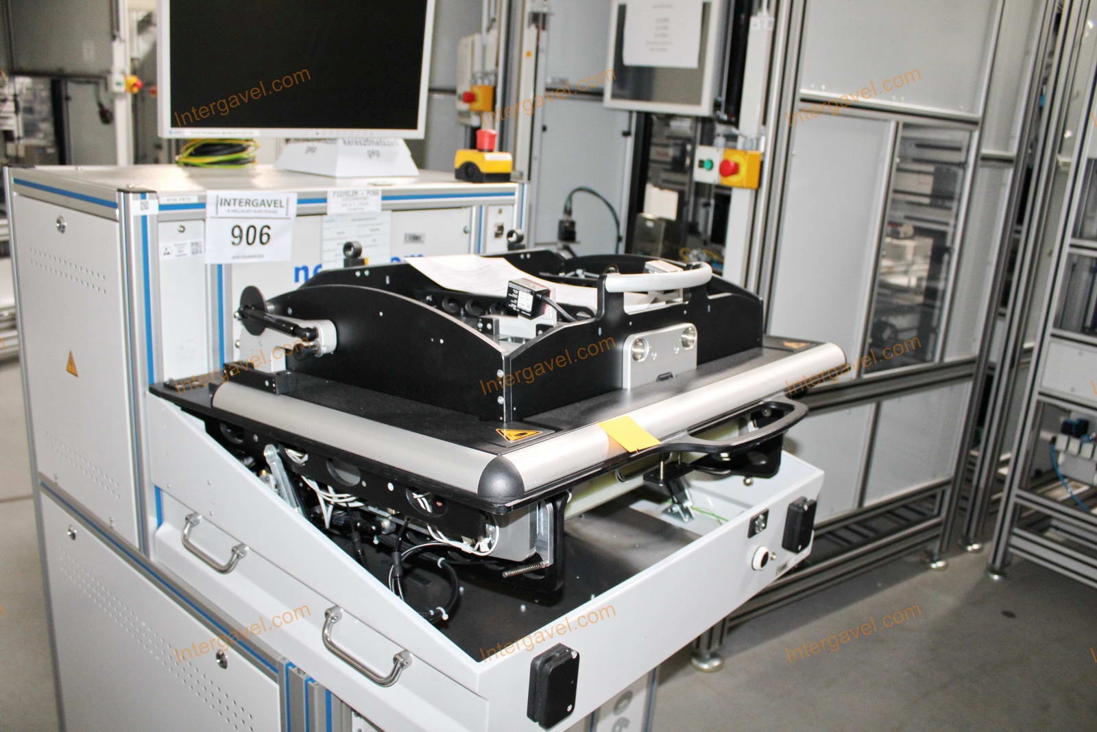 Bontott teszt szekrény 2