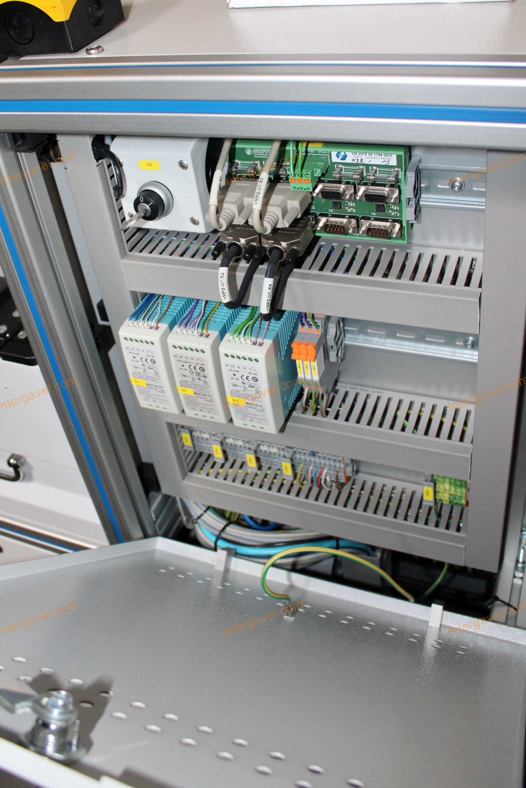 Bontott teszt szekrény 13