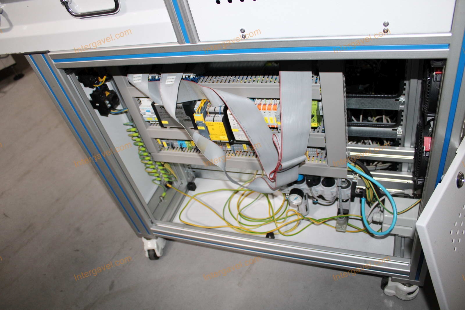 Bontott teszt szekrény 14